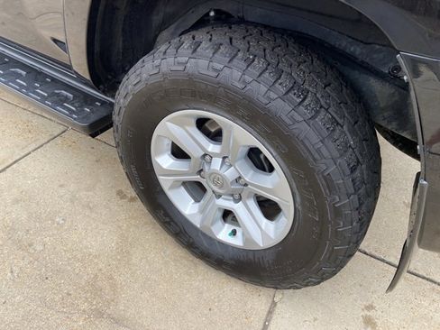 Used 2022 Toyota 4Runner SR5 Premium image 29