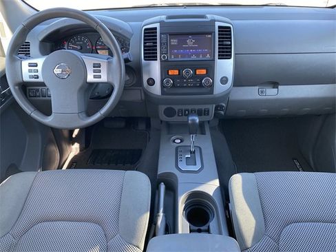 Used 2020 Nissan Frontier SV image 13