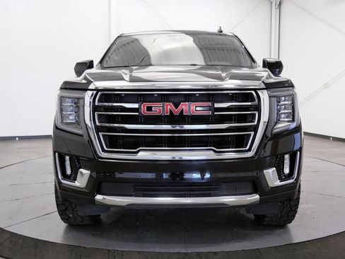 Used 2023 GMC Yukon XL SLT AWD/4WD image 2