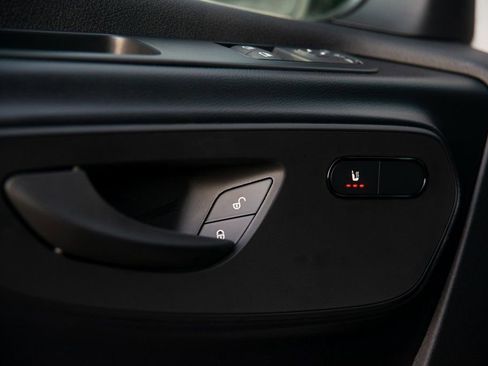 Used 2025 Mercedes-Benz Sprinter 2500 image 26