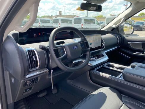 New 2026 Ford Expedition Platinum AWD/4WD image 12
