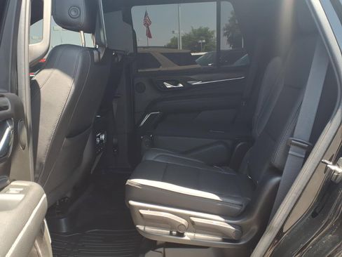 Used 2021 GMC Yukon Denali w/ Denali Ultimate Package AWD/4WD image 18