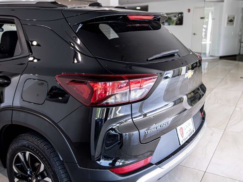 Used 2022 Chevrolet TrailBlazer LT FWD image 14