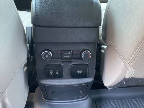 Used 2018 Ford Explorer Limited w/ Ford Safe & Smart Package FWD image 13