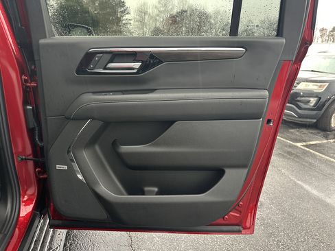 New 2026 Chevrolet Suburban Premier RWD image 18