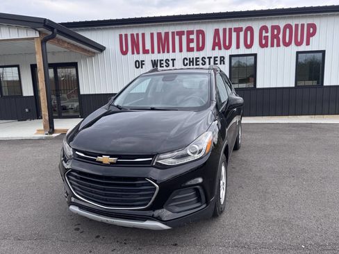 Used 2020 Chevrolet Trax LT w/ LT Convenience Package FWD image 1