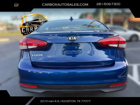 Used 2018 Kia Forte LX FWD image 4