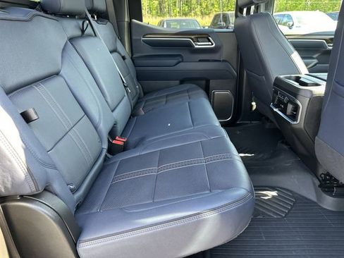 Certified 2025 Chevrolet Silverado 1500 High Country w/ Technology Package image 16