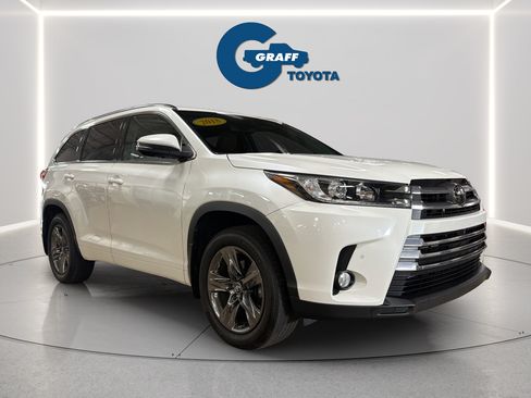 Used 2018 Toyota Highlander Limited Platinum AWD/4WD image 11