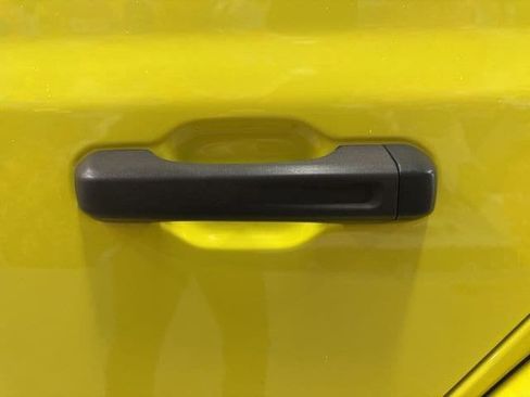 Used 2022 Jeep Wrangler Unlimited Sahara w/ Cold Weather Group image 18