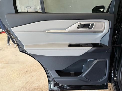 New 2026 Ford Explorer Active w/ Active Comfort Package AWD/4WD image 30