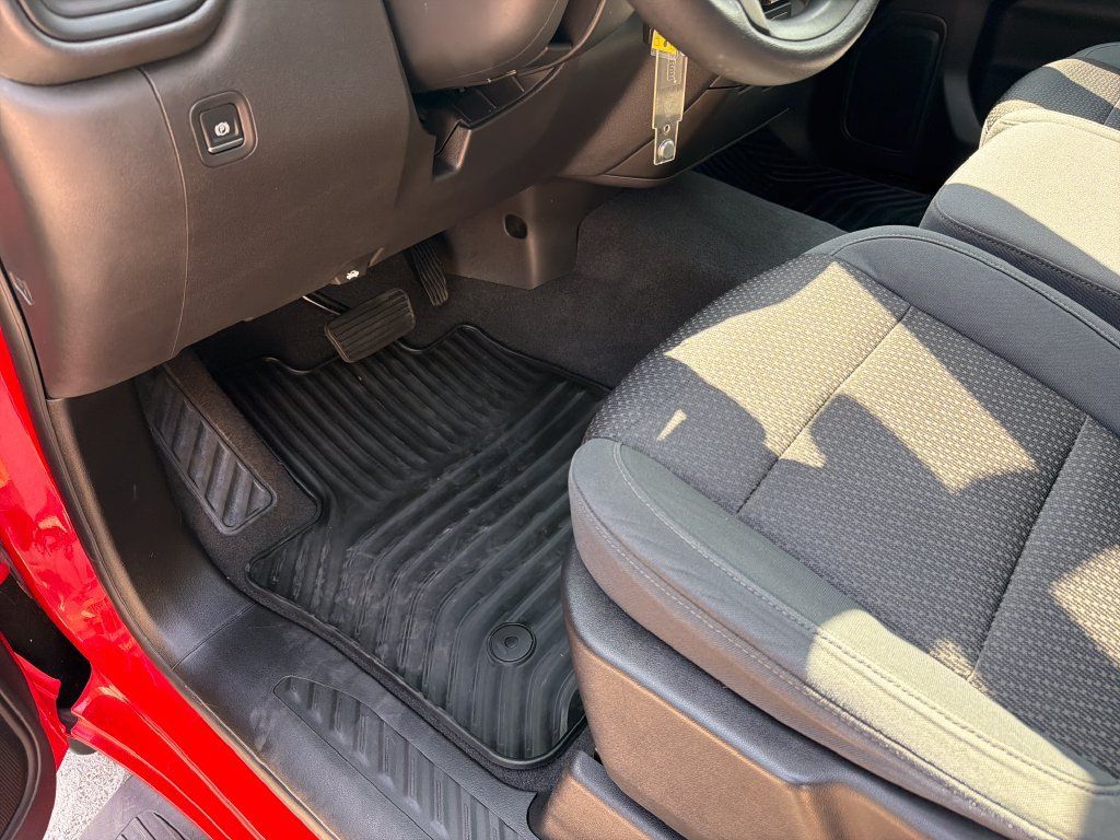 Used 2019 Chevrolet Silverado 1500 Custom w/ Custom Value Package RWD image 21
