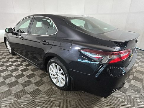 Used 2024 Toyota Camry SE FWD image 4