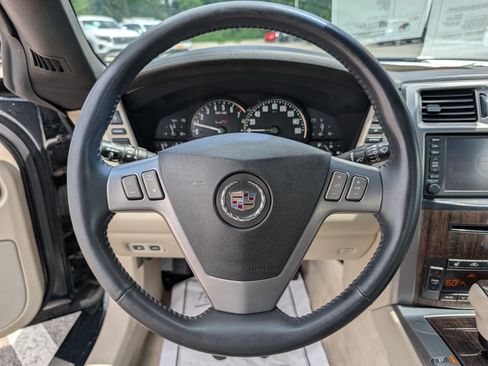 Used 2006 Cadillac XLR V RWD image 14