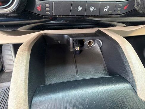 Certified 2022 Ford Escape Titanium AWD/4WD image 27