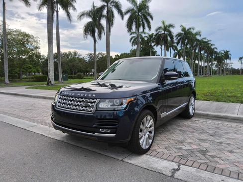 Used 2017 Land Rover Range Rover Supercharged AWD/4WD image 3