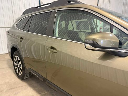 Used 2022 Subaru Outback Premium AWD/4WD image 11