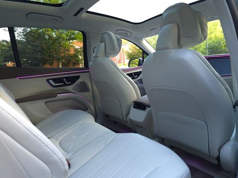 Used 2023 Mercedes-Benz EQS 450+ SUV image 28