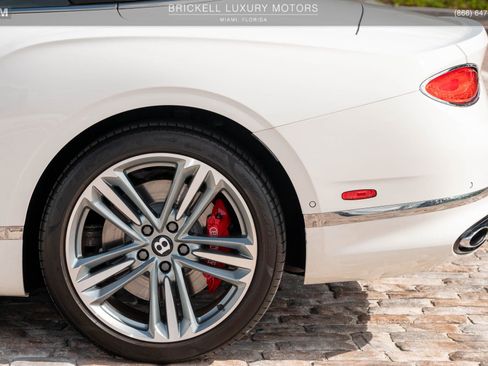 Used 2022 Bentley Continental GT image 42