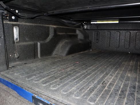 Used 2022 Jeep Gladiator Willys image 16