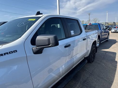 Used 2024 Chevrolet Silverado 1500 Custom image 24