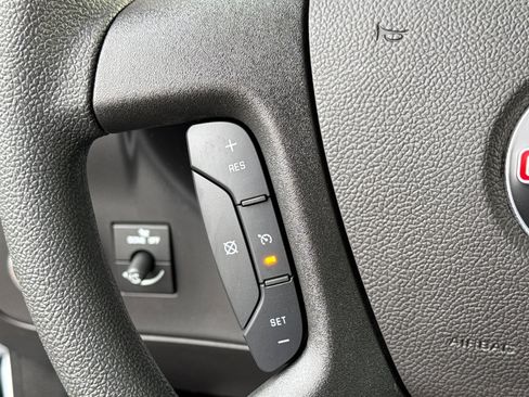 New 2025 GMC Savana 2500 3D Cargo Van w/ Driver Convenience Package image 23