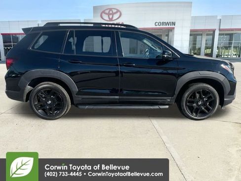 Used 2024 Honda Passport Black Edition image 9