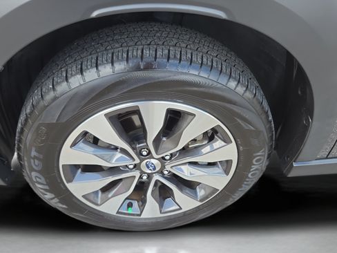 Used 2025 Subaru Outback Touring AWD/4WD image 24