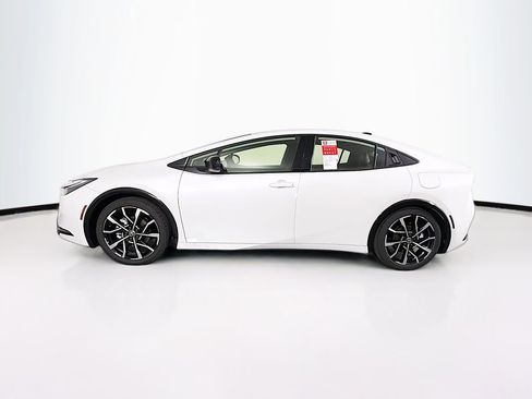 New 2026 Toyota Prius Plug-In Hybrid FWD image 5