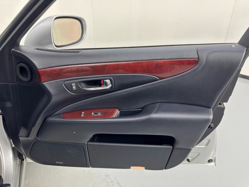 Used 2007 Lexus LS 460 image 43