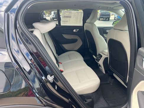 New 2026 Volvo XC40 B5 Ultra w/ Protection Package Premier AWD/4WD image 35