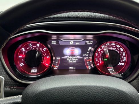 Used 2019 Dodge Challenger SRT Hellcat Redeye image 39