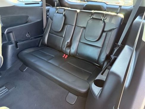 Used 2022 Ford Explorer XLT w/ Equipment Group 202A AWD/4WD image 7