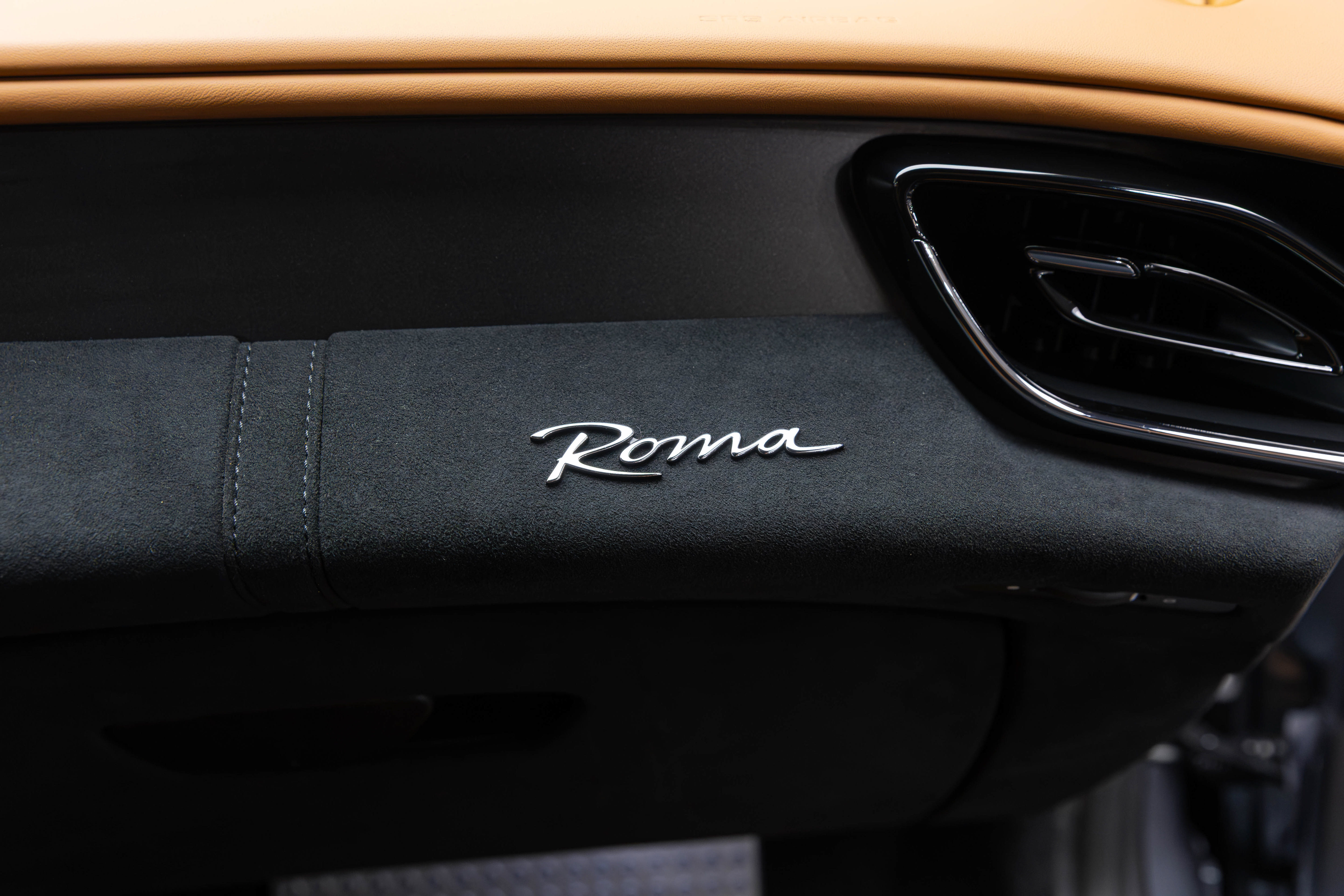 Used 2022 Ferrari Roma RWD image 43
