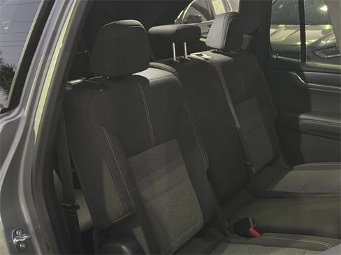 Used 2025 GMC Acadia Elevation image 32