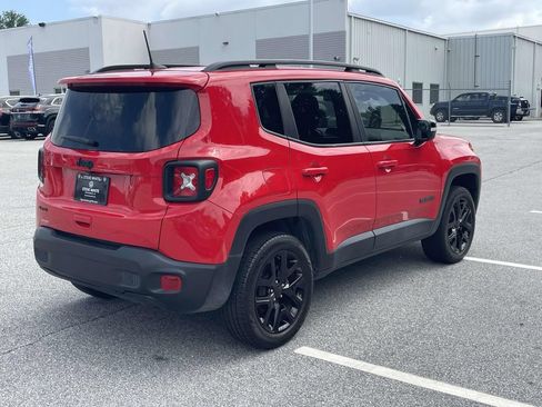 Used 2023 Jeep Renegade Altitude AWD/4WD image 7