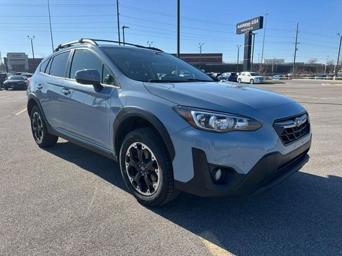 Used 2022 Subaru Crosstrek 2.0i Premium w/ Moonroof Package image 8