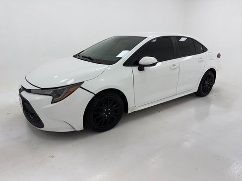 Used 2021 Toyota Corolla LE image 5