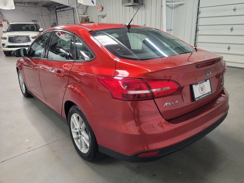Used 2018 Ford Focus SE FWD image 5