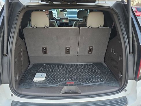Used 2022 Chevrolet Tahoe LT w/ Luxury Package image 15