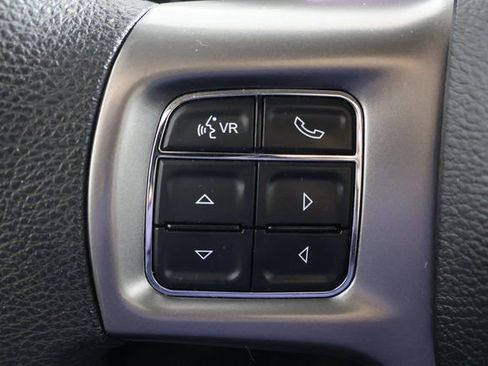 Used 2022 RAM 1500 Classic SLT image 11