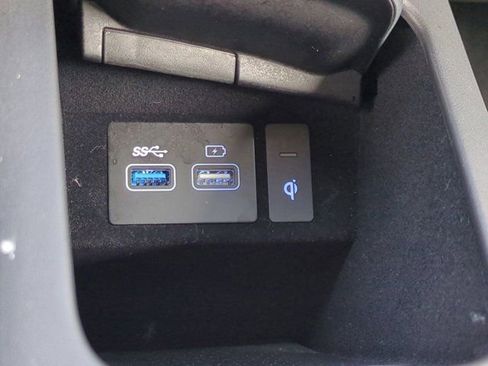 Used 2025 Genesis GV70 2.5T w/ Advanced Package image 20