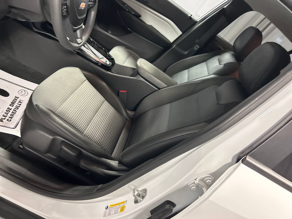 Used 2025 Chevrolet Trax LT FWD image 11