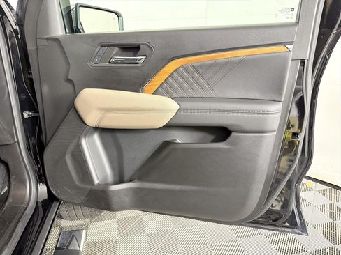 Used 2024 GMC Canyon Denali AWD/4WD image 12
