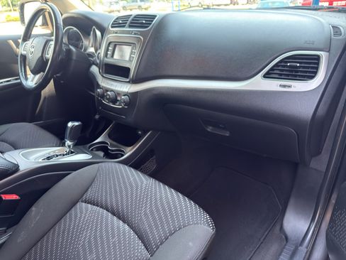 Used 2019 Dodge Journey SE w/ Premium Group FWD image 30