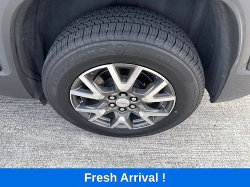 Used 2023 GMC Acadia SLE w/ Driver Convenience Package FWD image 19