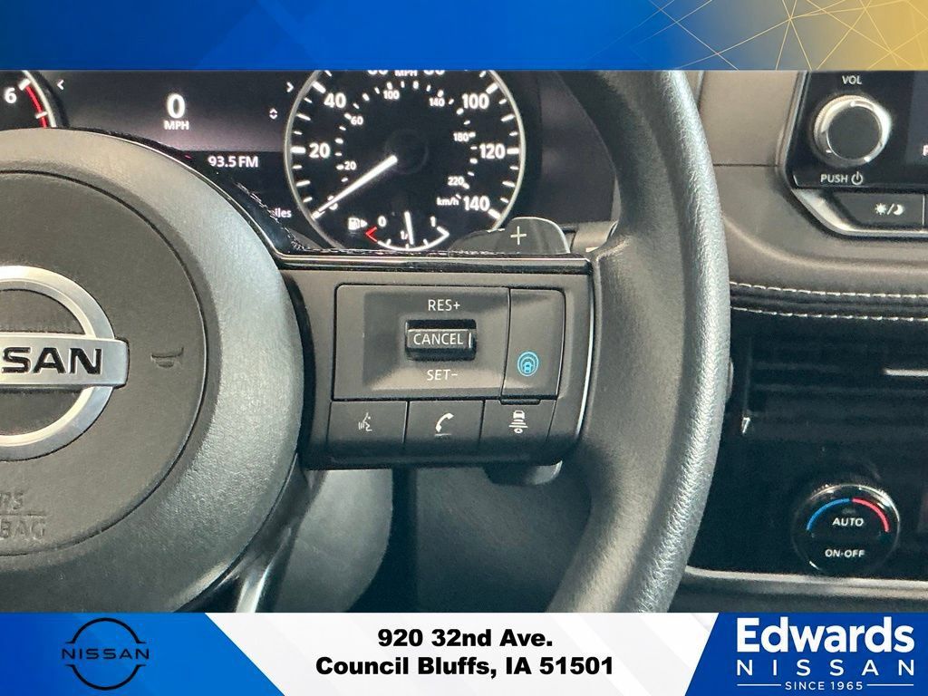 Used 2021 Nissan Rogue SV AWD/4WD image 17