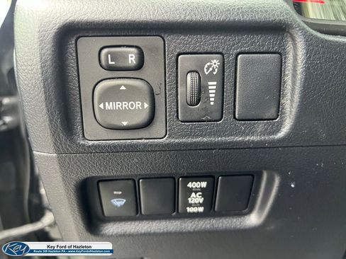 Used 2018 Toyota 4Runner SR5 Premium image 29