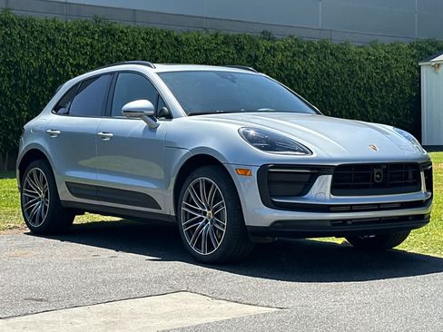 New 2026 Porsche Macan AWD/4WD image 10