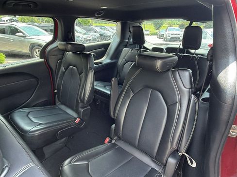 Used 2025 Chrysler Pacifica Select FWD image 22